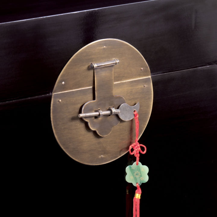 Chinese Black Lacquer Trunk, Square — Shimu