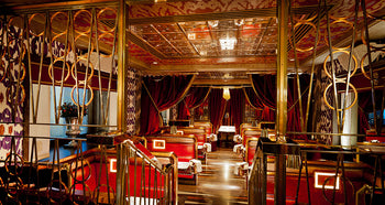 Oriental style decor